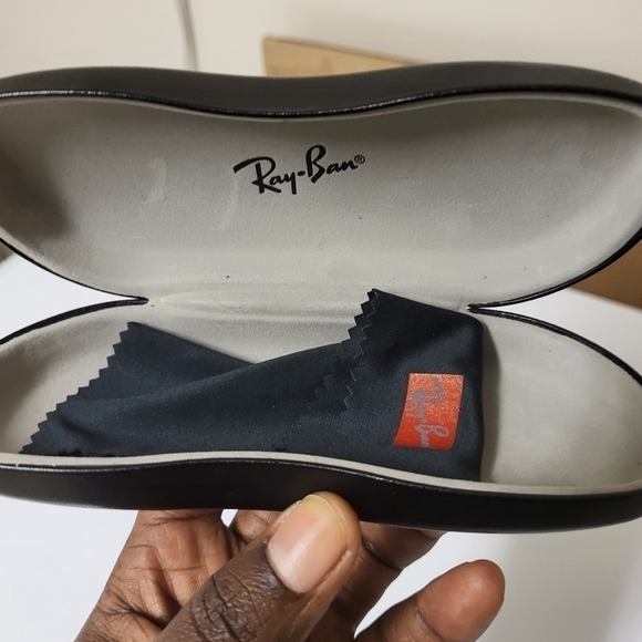 💕Host pick💕Rayban Black   Hard Glasses Case/pouch - Picture 4 of 12